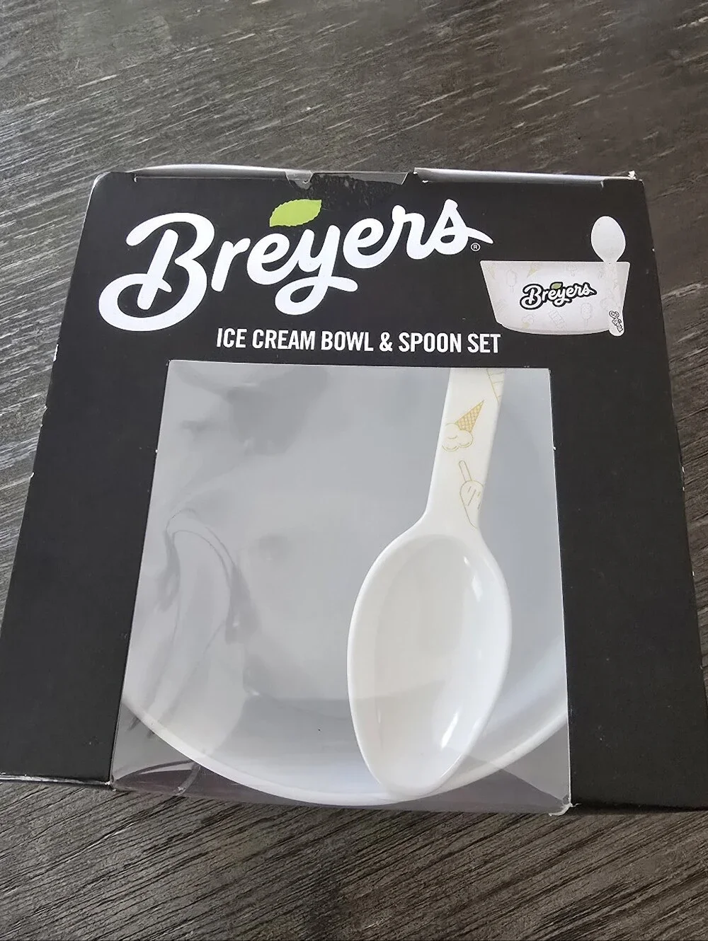 Breyer White Ice Cream Bowl & Spoon Set